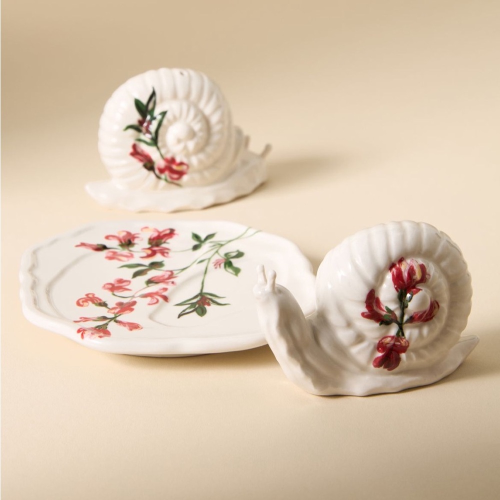 Anthropologie Nathalie Lete Marais Cottage Stoneware Snail Salt & Pepper Shakers